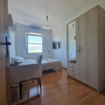 Ensuite * Split
