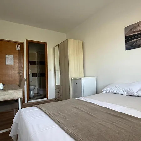 Ensuite Renovated 2026 Pensión